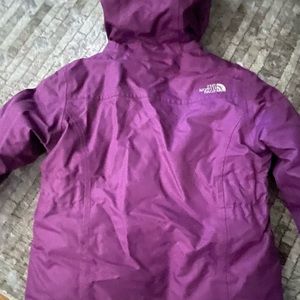Girls Very Warm Purple Northface Puffer Coat, size 5